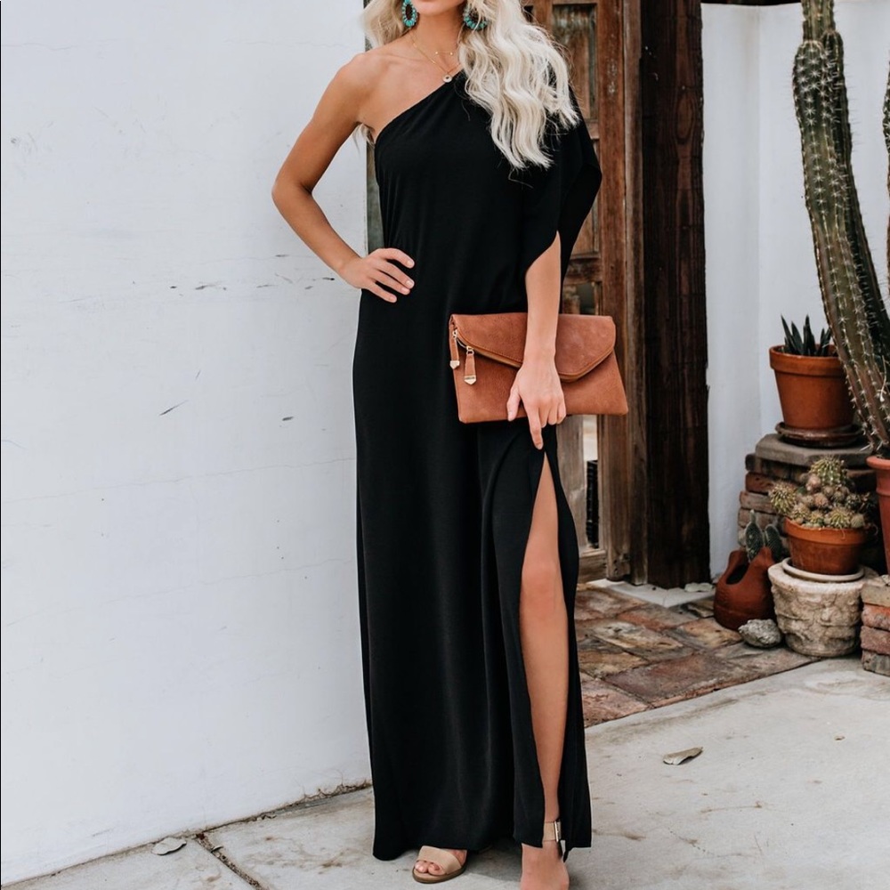 BLOWN AWAY ONE SHOULDER STATEMENT MAXI DRESS